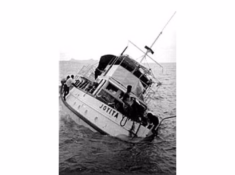 Toàn bộ thủy thủ và hành khách đã biến mất, các xuồng cứu hộ trên tàu cũng mất.