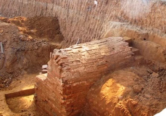 Tuy nhiên, sau cuộc điều tra, đã xác định rằng nguyên nhân cái chết của 4 đứa trẻ không phải là lời nguyền mà do họ bị nghẹt thở do thiếu oxy khi bị kẹt trong chiếc tủ gỗ.