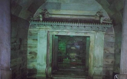 Điều này là một tai nạn gia đình có thể xảy ra và không liên quan đến lời nguyền từ lăng mộ cổ.