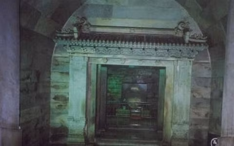 Điều này là một tai nạn gia đình có thể xảy ra và không liên quan đến lời nguyền từ lăng mộ cổ.