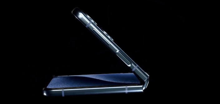 Về cụm camera, thông tin rò rỉ cho biết chiếc iPhone 16 Flip sẽ có cụm camera gồm 1 ống kính chính 12MP, ống kính góc rộng 16MP và tele 8MP. Apple thường tập trung vào việc cải thiện công nghệ và tính năng chụp hình hơn là cạnh tranh về số liệu cụ thể.