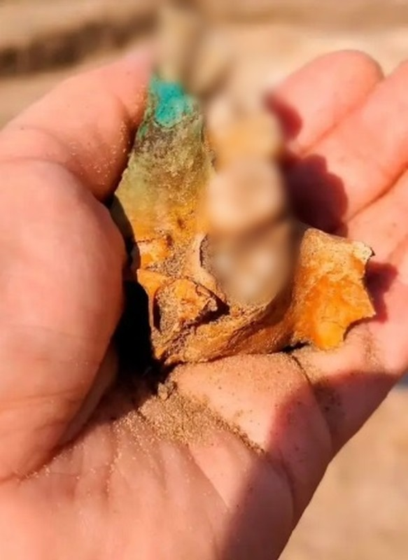 Nghĩa địa này dường như nằm trong ranh giới linh thiêng của một nhà thờ và được sử dụng cho "những linh hồn bị bỏ rơi" vì việc chôn cất trong nghĩa địa của nhà thờ rất tốn kém và không phải ai cũng có khả năng chi trả.