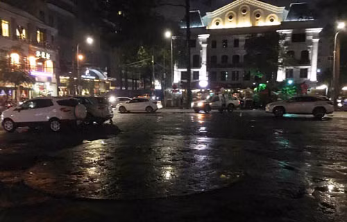 Ong Doan Ngoc Hai "doi mua lon" xu o to chiem via he