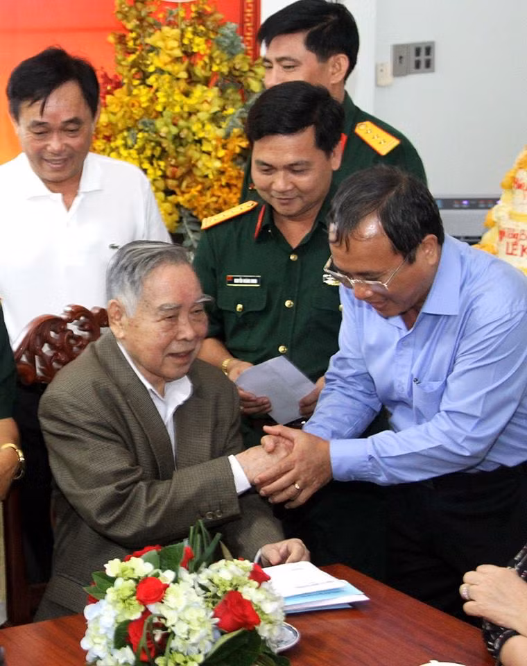 Tình cảm yêu quý, kính trọng của mọi người dành cho nguyên Thủ tướng Phan Văn Khải, vị nguyên thủ giản dị, thân tình.