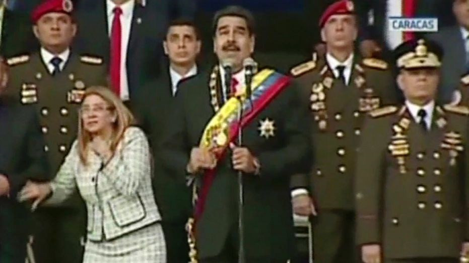 Theo các nguồn tin, khi Tổng thống Maduro đang phát biểu, một tiếng nổ đột ngột vang lên khiến tất cả mọi người ngước nhìn lên trời. Nguồn ảnh: news.cn