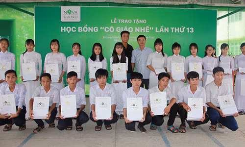 Hoc bong Co giao Nhe: 13 nam nang buoc em den truong-Hinh-2