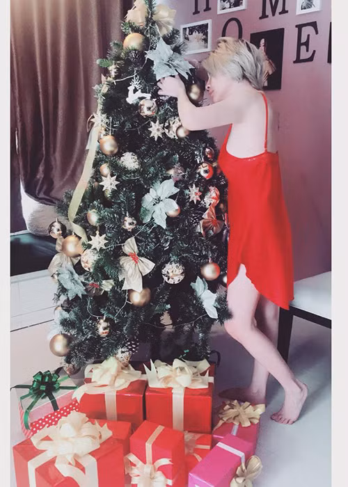 Pha Lê trang trí nhà cửa đón Giáng sinh sớm là một trong những tin tức sao Việt ngày 29/11.