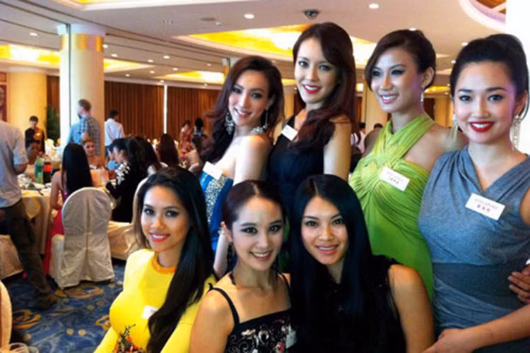 Sau cuộc thi Hoa hậu Hoàn vũ Thế giới 2011, Hoàng My tiếp tục được đề cử thi nhan sắc quốc tế. Cô từng được cấp phép tham gia cuộc thi Hoa hậu Thế giới 2012 diễn ra tại Trung Quốc. Ảnh: Infonet