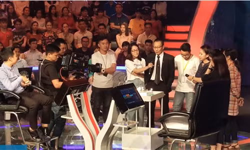 MC Lai Van Sam xuc dong chia tay “Ai la trieu phu”