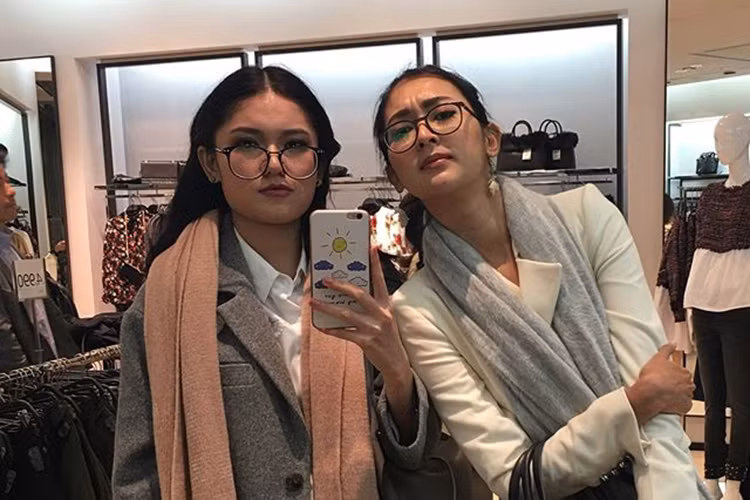 Thùy Dung khen Tân Hoa hậu Quốc tế xinh đẹp, thông minh và tốt bụng là một trong những tin tức sao Việt trong ngày 16/11.