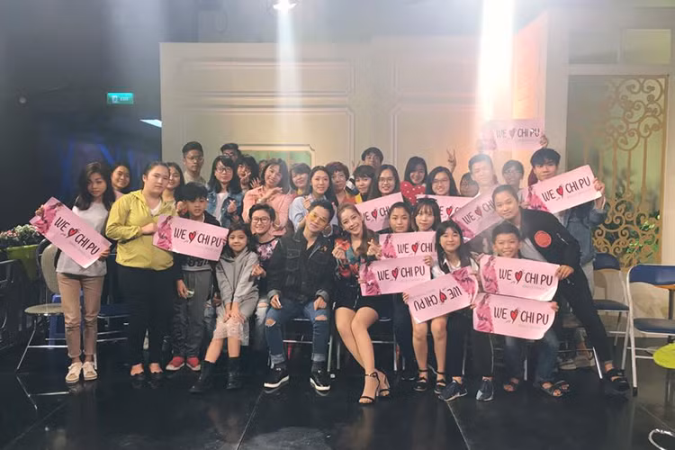 Bị chê làm quá nhiều nghề nhưng Chi Pu vẫn được lòng đông đảo người hâm mộ. Fans cho rằng Chi Pu mới chỉ 24 tuổi và sự nỗ lực của cô nên được ghi nhận. Ảnh: FBNV