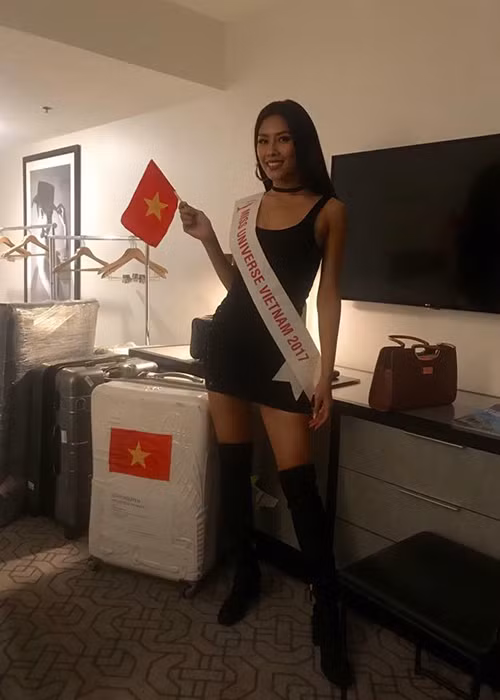 Chung kết Hoa hậu Hoàn vũ Thế giới 2017 dự kiến diễn ra vào ngày 26/11 với sự tham gia của hơn 90 người đẹp đến từ khắp nơi trên thế giới.