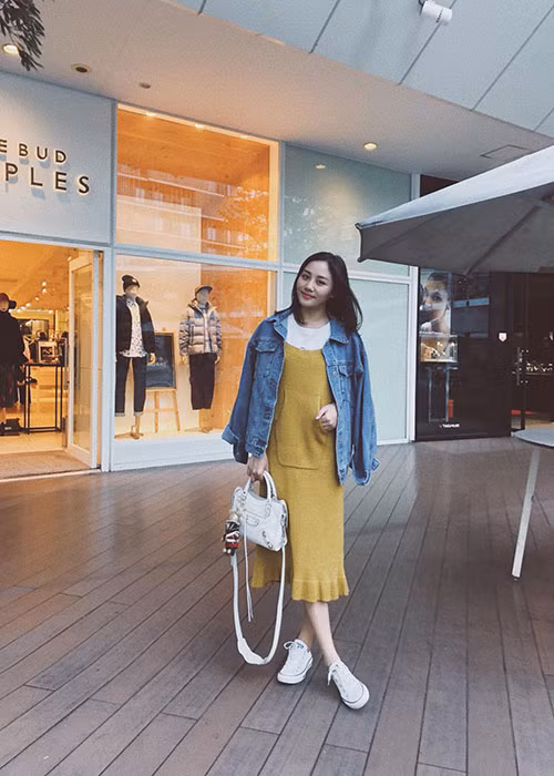 Văn Mai Hương tự hỏi: "Tình yêu là gì?" là một trong những tin tức sao Việt trong ngày 7/11.