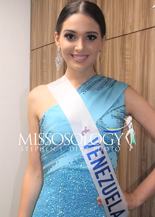 Đến từ Venezuela, Diana Croce được dự đoán giành vương miện cuộc thi Miss International 2017 - Hoa hậu Quốc tế 2017. Cô trẻ trung, sở hữu nụ cười tỏa nắng và có phong cách thời trang tinh tế.