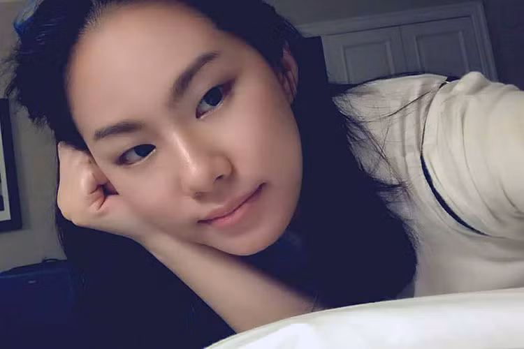 Lương Bích Hữu tâm sự: “Giờ mới biết nhận định tuổi đời không thể hiện được nhận định hiểu đời. Quãng đời người có nhiều trải nghiệm mà chưa khẳng định được thật sự chững chạc (đừng vội nói, đừng vội cho là) sẽ không ai sống mãi một đời mà bị vẽ chuyện hoài vì thời gian sẽ là sáng tỏ”.