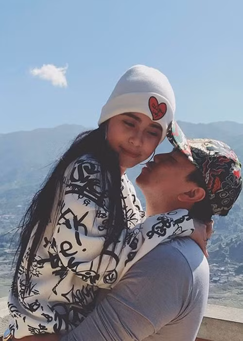 Kết hôn khi chỉ mới 21 tuổi nên hôn lễ của Kiều Anh khiến không ít người bất ngờ. Sau khi lập gia đình, cô được chồng và mẹ chồng rất cưng chiều.