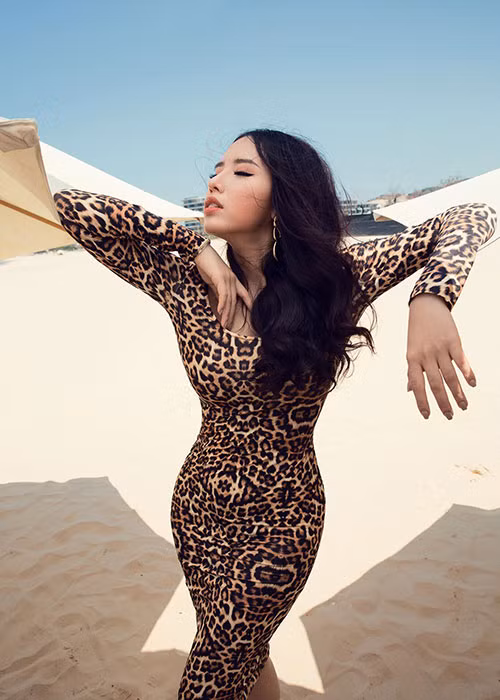 Á hậu 2 cuộc thi Hoa hậu Biển Việt Nam 2016 có sở thích chụp ảnh, đi du lịch, khám phá cuộc sống và chơi thể thao.