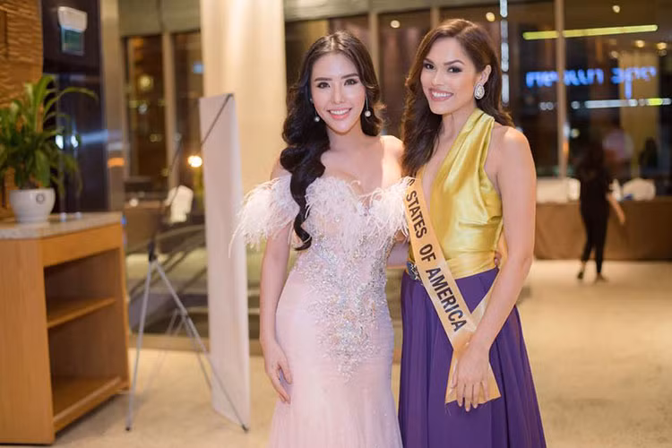 Năm 2016, Khánh Phương đoạt danh hiệu Á hậu 2 cuộc thi Hoa hậu Biển Việt Nam 2016. Tại cuộc thi này, cô còn giành giải thưởng phụ “Người đẹp thân thiện”.