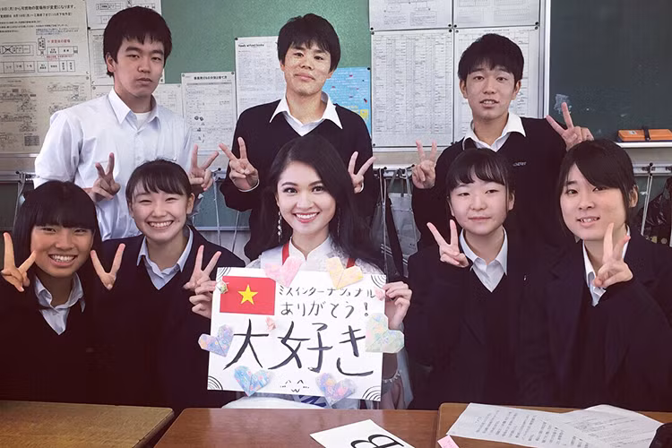 Không may mắc bệnh thủy đậu, Thùy Dung tâm sự chỉ hy vọng sức khỏe mau hồi phục để kịp tham gia đêm chung kết tới đây.