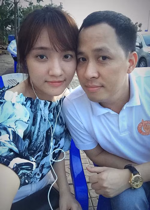 Nhật Thủy quen biết Ngô Quỳnh vào năm 2015 khi nữ ca sĩ tham gia biểu diễn tại một sự kiện do anh tổ chức.