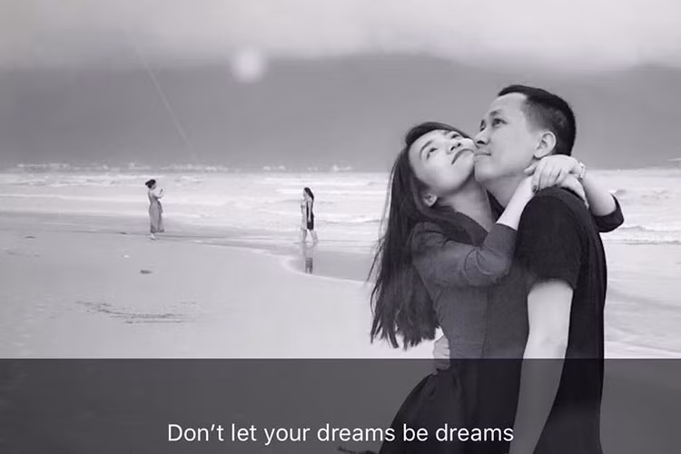 Bạn trai của Nhật Thủy sinh năm 1977. Anh tên Ngô Quỳnh, làm việc trong lĩnh vực truyền thông.