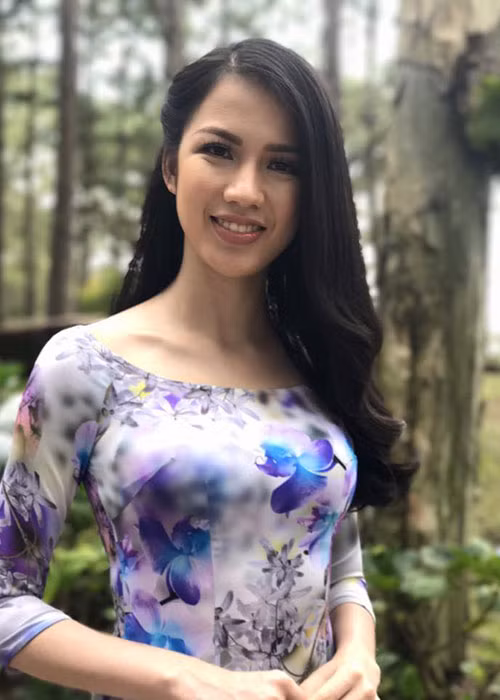 Cô sinh viên Đại học Ngoại Thương còn thử sức mình khi quyết định chinh phục những đỉnh núi cao ở Nam Mỹ. Ảnh: FBNV