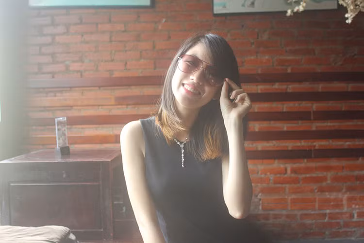 Không có nhiều kinh nghiệm thi nhan sắc nhưng Tuyết Trang đang trở thành một trong những ứng cử viên sáng giá cho vương miện Hoa hậu Hoàn vũ Việt Nam 2017. Ảnh: FBNV