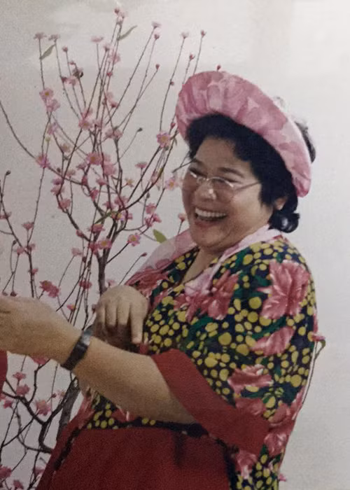 Minh Vượng khoe hình ảnh trong chuyến lưu diễn ở Đức vào năm 2000.