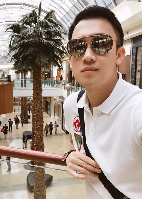 Dương Triệu Vũ chi tiền mua 2 cặp kính mới ở Mỹ là một trong những tin tức sao Việt trong ngày 17/11.