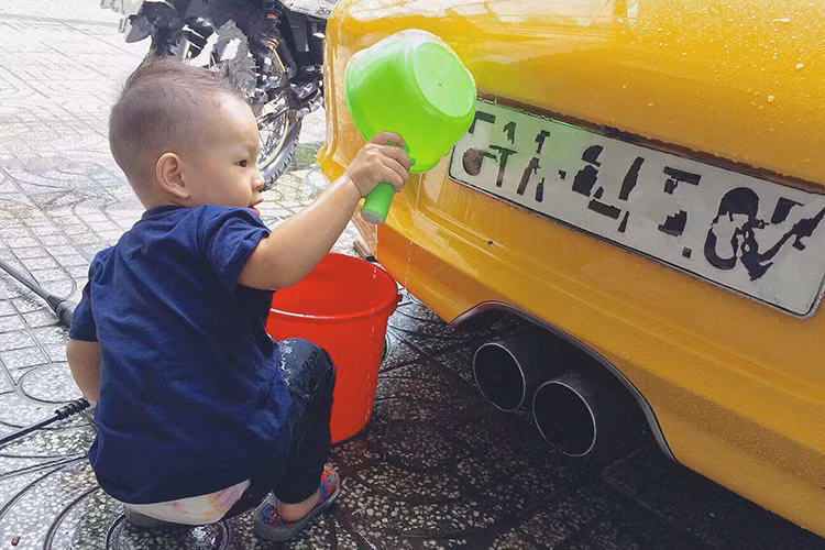 Khoảnh khắc tinh nghịch của nhóc tì nhà ca sĩ Thu Thủy khiến người hâm mộ thích thú.