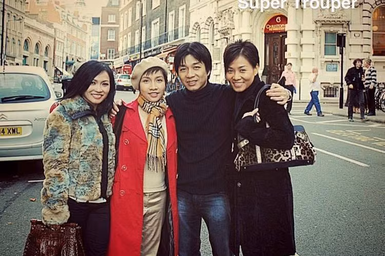Phương Thanh chia sẻ hình ảnh bên Mỹ Linh, Thu Minh trong chuyến lưu diễn ở London vào năm 2007.