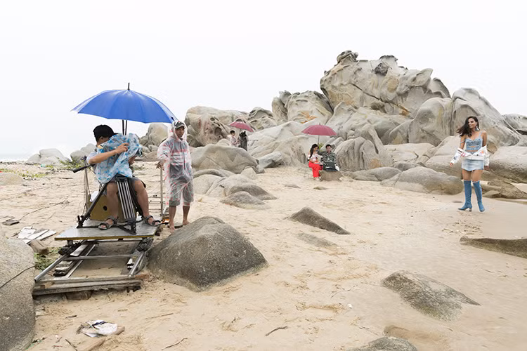 Các thí sinh xuất sắc nhất tập 9 sẽ trải qua thử thách quay video quảng cáo thời trang.