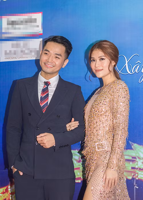 Ngọc Thanh Tâm sánh đôi cùng Phạm Hồng Phước. Cả hai là diễn viên phim “Đảo của dân ngụ cư”.