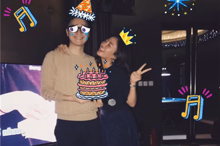 Mới đây, Văn Mai Hương bất ngờ xác nhận đã chia tay bạn trai làm thanh tra xây dựng. Nữ ca sĩ chia sẻ sau hơn 400 ngày bên nhau, cô và người yêu đường ai nấy đi vì bất đồng trong quan điểm sống. Ảnh: FBNV