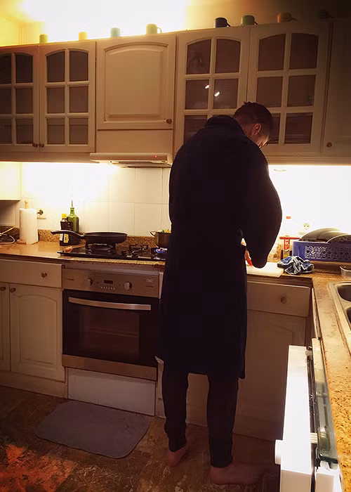 Nữ diễn viên từng chia sẻ, bạn trai của cô là một doanh nhân thành đạt. Anh rất lịch lãm, tôn trọng phụ nữ và nghiêm túc trong chuyện tình cảm. Ảnh: FBNV