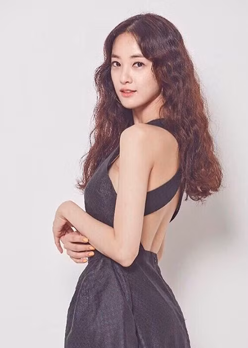 Tháng 1/2015, Lee Joo Yeon kết thúc hợp đồng với công ty quản lý của mình và rời nhóm After School. Ảnh: Instagram nhân vật