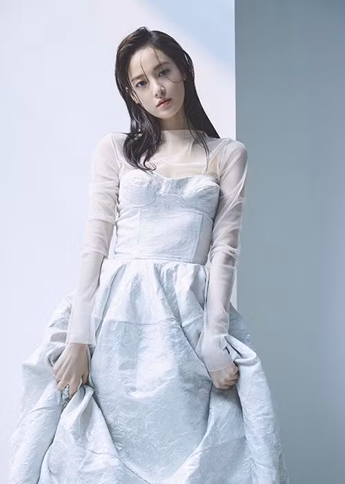 Sở hữu gương mặt đẹp, vóc dáng khá chuẩn, Lee Joo Yeon còn làm người mẫu ảnh. Ảnh: Instagram nhân vật