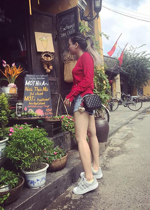 Bảo Thanh “Sống chung với mẹ chồng” tận hưởng khoảng thời gian bình yên ở Hội An.