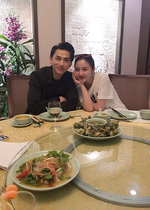 Văn Mai Hương - Isaac hội ngộ tại Hà Nội. Cả hai thân thiết sau khi cùng ngồi ghế nóng Vietnam Idol Kids.