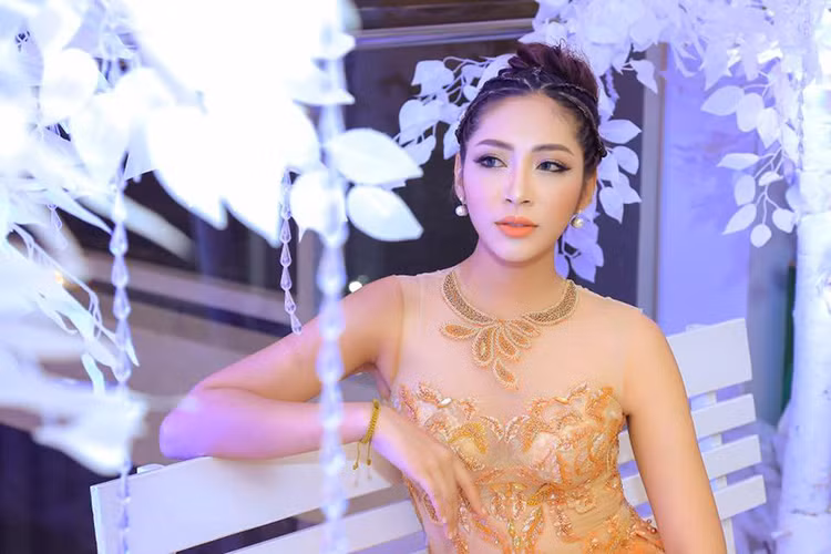 Sau những ồn ào của Hoa hậu Đại dương 2017, Đặng Thu Thảo quyết tâm từ bỏ danh hiệu Hoa hậu Đại dương. Cô cảm thấy danh hiệu Hoa hậu Quốc tế Việt Nam 2014 xứng đáng hơn. Ảnh: FBNV