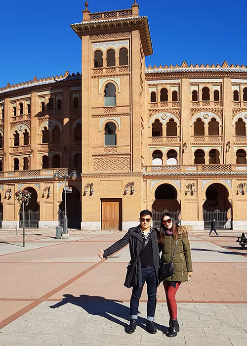 Vợ chồng Minh Tiệp đặt chân đến Tây Ban Nha là một trong những tin tức sao Việt trong ngày 12/11.