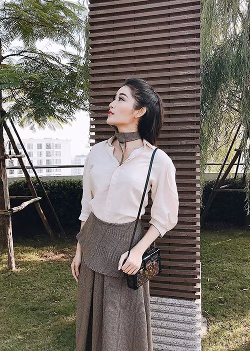 Á hậu Huyền My tươi tắn ở đời thường. Hiện tại, cô đã trở lại tham gia các sự kiện sau thời gian nghỉ ngơi.