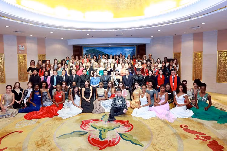 Mới đây, BTC công bố người chiến thắng ở 8 nhóm đầu tiên trong thử thách “Head to Head Challenge – Vòng thử thách đối đầu”. Theo đó, 8 thí sinh này sẽ lọt top 40.