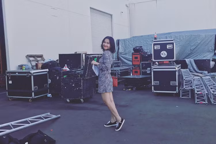 Kim Hiền miệt mài tập luyện cho vở kịch vào dịp lễ tạ ơn ở Mỹ.