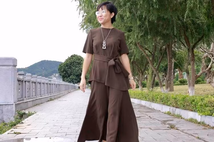 MC Thảo Vân chia sẻ: “Hãy lãng mạn bất cứ khi nào có thể”.