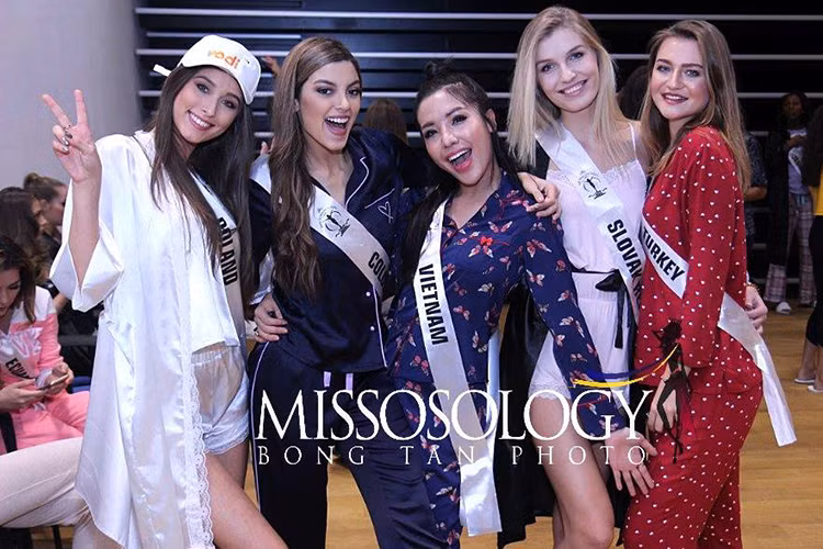 Trong một buổi tập, các người đẹp của cuộc thi Hoa hậu Siêu quốc gia 2017 quyết định mặc pijama. Ảnh: Missosology