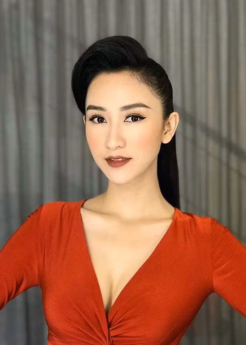 Á hậu Hà Thu khoe ảnh đẹp không tỳ vết là một trong những tin tức sao Việt trong ngày 26/11.