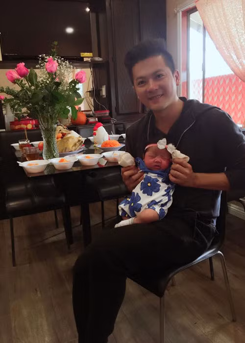 Hoàng Anh tổ chức tiệc đầy tháng cho con gái đầu lòng ở Mỹ.