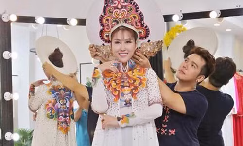 "Nữ hoàng dao kéo" sẽ tham gia cuộc thi Hoa hậu Doanh nhân Thế giới người Việt tại Mỹ. Ảnh: FBNV