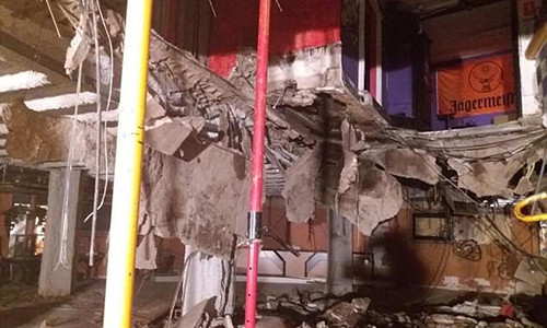 Hiện trường ngổn ngang sau tai nạn sập sàn sân khấu.